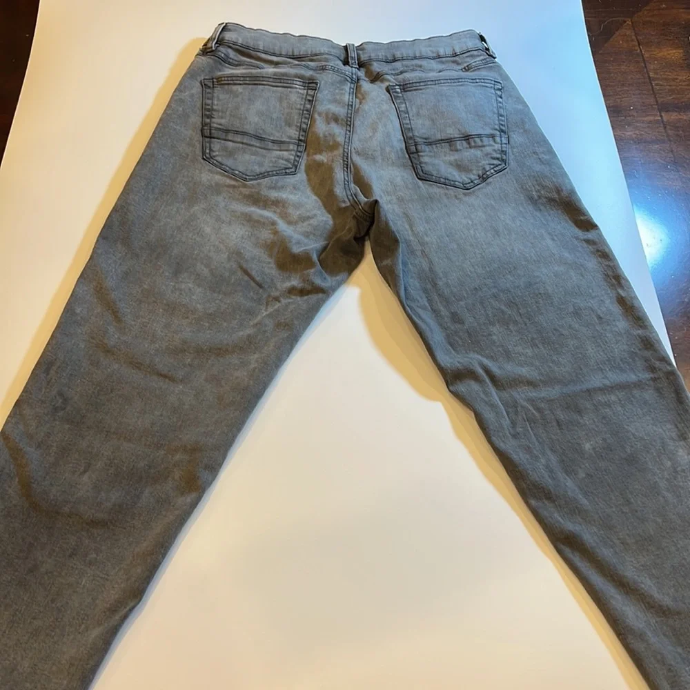 Sun + Stone washed grey men’s size 33 waist jeans. Very good condition
